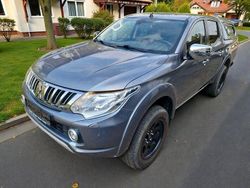 Grau Gebraucht 2016 Mitsubishi L200 Abholung | 11.100 €