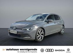 Grau Gebraucht 2022 VW Golf VIII Style Limousine | 27.939 € (Guter Preis)