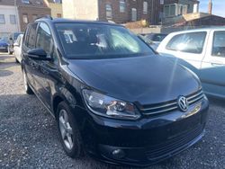 Schwarz Gebraucht 2011 VW Touran Trendline Van / Kleinbus | 6.500 €