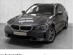 Grau Gebraucht 2022 BMW 320 Sport Line Kombi | 25.680 € (Guter Preis)