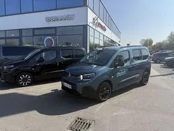 Blau (kiama blau) Gebraucht 2024 Citroën Berlingo PureTech Van / Kleinbus | 23.999 € (Fairer Preis)