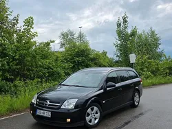 Schwarz Gebraucht 2004 Opel Vectra Cosmo Kombi | 1.700 €