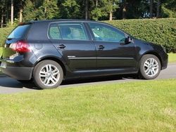 Schwarz metallic Gebraucht 2008 VW Golf VI Trendline Kleinwagen | 8.500 €