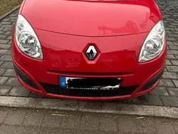 Rot Gebraucht 2009 Renault Twingo Authentique Kleinwagen | 3.300 €