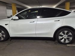 Weiß Gebraucht 2023 Tesla Model Y Standard Range SUV | 35.900 € (Fairer Preis)