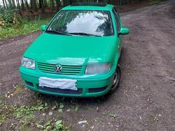 Grün Gebraucht 2000 VW Polo Kleinwagen | 550 € (Superpreis)