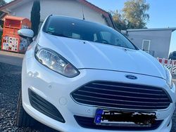 Weiß Gebraucht 2014 Ford Fiesta Kleinwagen | 4.200 € (Fairer Preis)