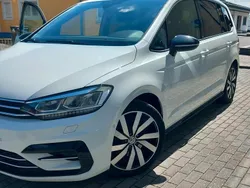 Weiß Gebraucht 2020 VW Touran R-line Van / Kleinbus | 17.555 € (Fairer Preis)