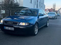 Blau Gebraucht 2001 Audi A3 Kleinwagen | 1.500 € (Fairer Preis)