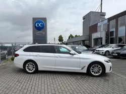 Mineralweiss Gebraucht 2023 BMW 520 Sport Line Kombi | 37.750 € (Fairer Preis)