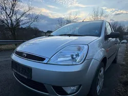 Silber Gebraucht 2002 Ford Fiesta Ghia Kleinwagen | 2.300 € (Fairer Preis)