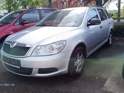 Silber Gebraucht 2010 Skoda Octavia Elegance Kombi | 6.400 € (Guter Preis)