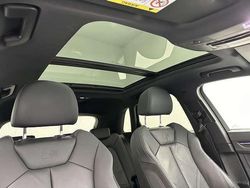 Weiß metallic Gebraucht 2019 Audi Q3 SUV | 29.300 €