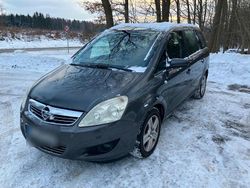 Grau Gebraucht 2009 Opel Zafira Van / Kleinbus | 5.250 € (Teuer)