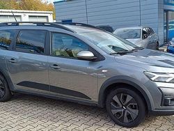 Grau Gebraucht 2024 Dacia Jogger Expression Van / Kleinbus | 19.980 € (Fairer Preis)