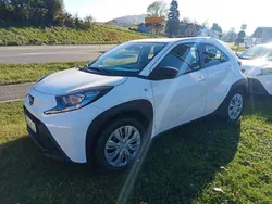 Schneeweiß Gebraucht 2024 Toyota Aygo Business Edition Kleinwagen | 16.490 € (Fairer Preis)