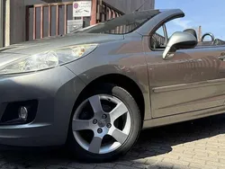 Lack grau ermitage Gebraucht 2010 Peugeot 207 CC Premium Cabrio | 2.490 € (Fairer Preis)