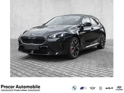 Schwarz Neu 2025 BMW 120 M Sport Kleinwagen | 43.799 € (Etwas zu teuer)