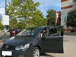 Grau Gebraucht 2017 VW Sharan Van / Kleinbus | 18.500 € (Fairer Preis)