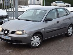 Grau Gebraucht 2004 Seat Cordoba Limousine | 1.390 € (Teuer)