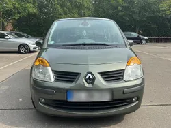 Grün Gebraucht 2005 Renault Modus Van / Kleinbus | 3.299 € (Fairer Preis)