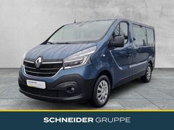 Blau Gebraucht 2021 Renault Trafic Life Van / Kleinbus | 26.490 € (Etwas zu teuer)