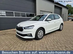 Moonweiß perleffekt moonweiß perleffekt Neu 2025 Skoda Fabia Selection Limousine | 19.990 € (Guter Preis)