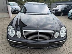 Schwarz Gebraucht 2005 Mercedes E200 Kombi | 3.749 € (Fairer Preis)