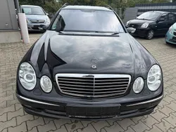 Schwarz Gebraucht 2005 Mercedes E200 Kombi | 3.749 € (Fairer Preis)