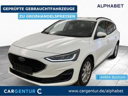 Weiß Gebraucht 2022 Ford Focus Cool & Connect Limousine | 11.307 € (Superpreis)