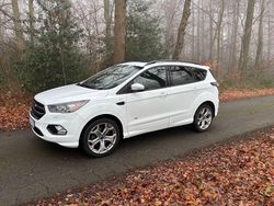 Weiß Gebraucht 2017 Ford Kuga ST-Line SUV | 14.100 € (Etwas zu teuer)