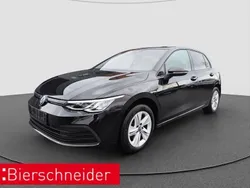 Schwarz Gebraucht 2023 VW Golf VIII Life Limousine | 22.990 € (Guter Preis)