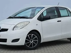 Weiss Gebraucht 2010 Toyota Yaris Kleinwagen | 3.970 € (Guter Preis)