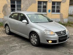 Grau Gebraucht 2006 VW Jetta Limousine | 1.500 € (Superpreis)