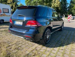Blau Gebraucht 2018 Mercedes GLE400 AMG line SUV | 34.900 € (Etwas zu teuer)