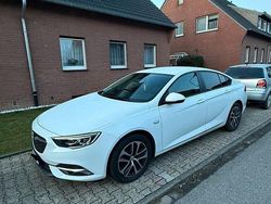 Weiß Gebraucht 2019 Opel Insignia Edition Limousine | 11.300 € (Guter Preis)