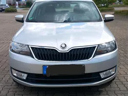 Silber Gebraucht 2016 Skoda Rapid Kombi | 7.999 € (Guter Preis)
