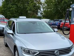 Silber Gebraucht 2019 VW Passat Comfortline Kombi | 18.900 € (Fairer Preis)