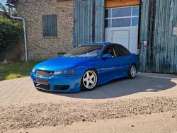 Blau Gebraucht 1994 Opel Omega OPC Limousine | 3.500 €