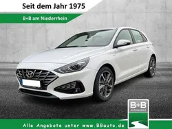 Weiß Gebraucht 2024 Hyundai i30 Trend Limousine | 19.660 € (Guter Preis)