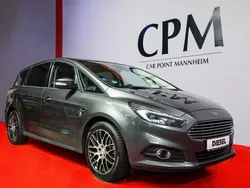 Grau Gebraucht 2015 Ford S-MAX Trend Van / Kleinbus | 9.950 € (Etwas zu teuer)