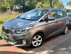 Grau Gebraucht 2013 Kia Carens 2 Van / Kleinbus | 8.300 € (Guter Preis)