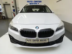 Weiß Gebraucht 2018 BMW 216 Active Tourer Advantage Van / Kleinbus | 10.900 € (Guter Preis)