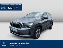Graphitegrau metallic Gebraucht 2024 Skoda Kodiaq Selection SUV | 44.930 € (Fairer Preis)
