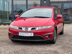 Rot Gebraucht 2009 Honda Civic Comfort Limousine | 7.990 € (Etwas zu teuer)