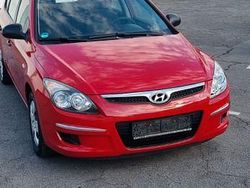 Rot Gebraucht 2010 Hyundai i30 Edition Kombi | 3.350 € (Fairer Preis)