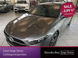 Grau Gebraucht 2024 Mercedes A200 Progressive Limousine | 29.890 € (Fairer Preis)