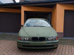 Grün Gebraucht 1997 BMW 523 Limousine | 1.400 € (Superpreis)