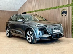 Grau Gebraucht 2024 Audi Q6 e-tron Sport SUV | 77.500 € (Teuer)