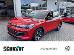 Persimmon red metallic Gebraucht 2024 VW Tiguan Goal SUV | 31.998 € (Superpreis)